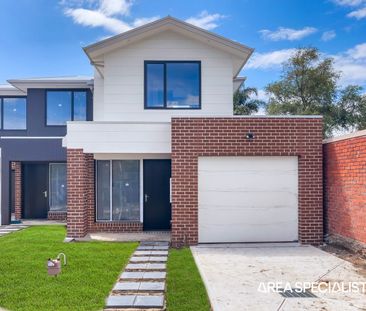 Brand New Modern 4-Bedroom Family Home in Prime Cranbourne Location! - Photo 4