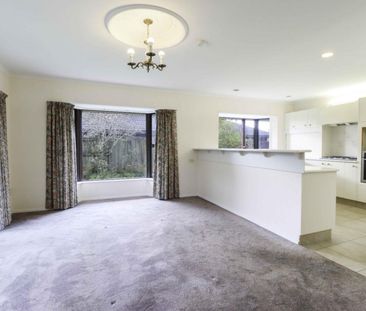 Prime location on Victoria Ave - Photo 2