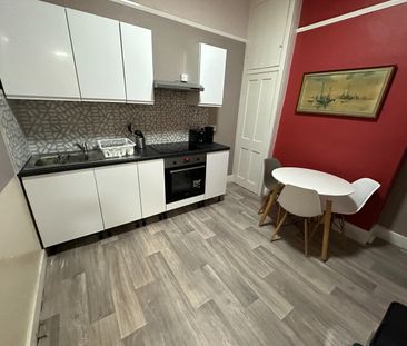 Room in a Shared House, Riffel Road, NW2 - Photo 2