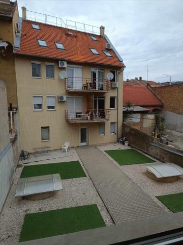 Kiadó jó állapotú lakás - Pécs - Fotó 3