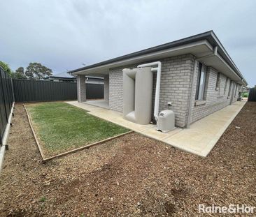 Four Bedroom Family Home with Two Living Areas. - Photo 4