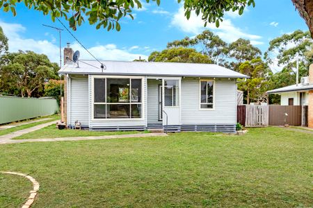 Lovely little home - AVAILABLE NOW - Photo 5
