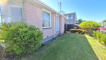 City - 2 Bedroom - Photo 5