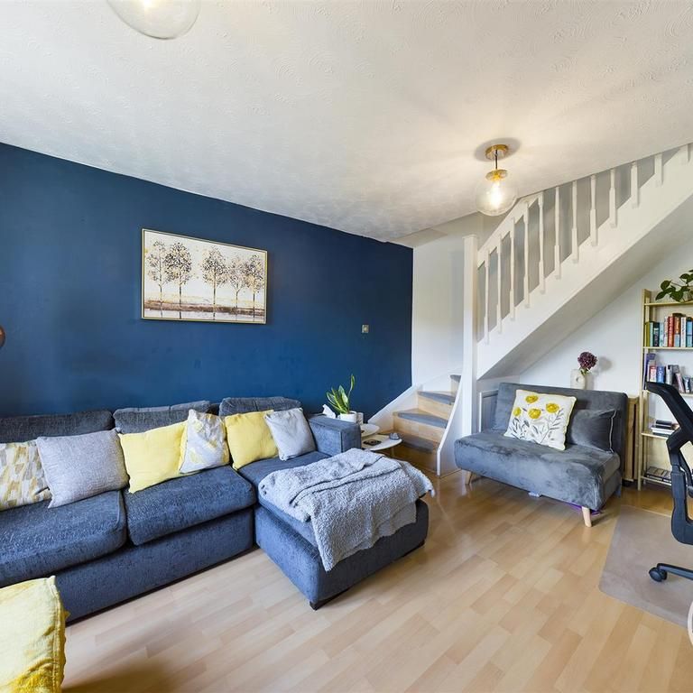 2 bedroom terraced house to rent - Photo 1