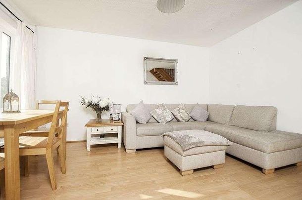 Rivernook Close, Walton-on-thames, KT12 - Photo 1