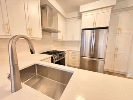 For Lease - 41 Pearen Lane, Barrie, Ontario - Photo 5