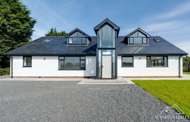 Darkinson Lane, Preston - Photo 1