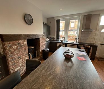 Room in a Shared House, Clifford Place, LS27 - Photo 1