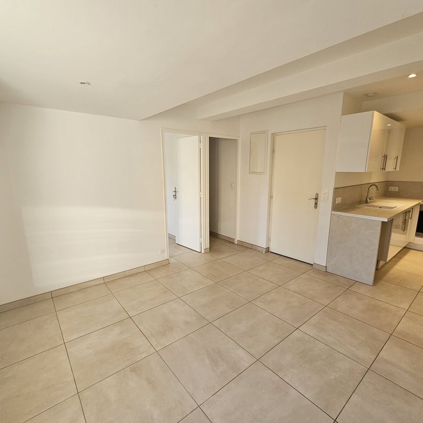 Location Appartement 2 pièces 34m² BANDOL 83150 - Photo 1