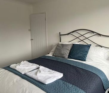3 bedroom semi-detached house to rent - Photo 3