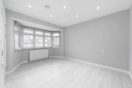 Bromefield, Stanmore, HA7 - Photo 4