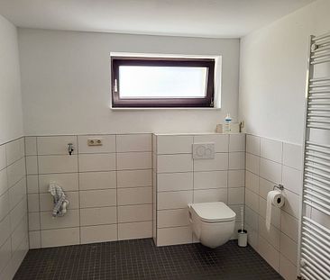 Renovierte und modernisierte, barrierefreie und rollstuhlgerechte 2 Zimmerwohnung zu vermieten! - Foto 1