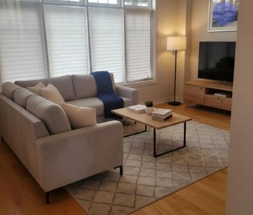 983 BARTON WAY - Photo 1