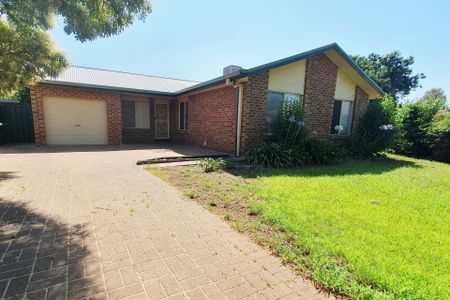 66 Sturt Circle - Photo 2