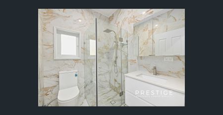 Newly renovated 3 Bedder - Photo 4