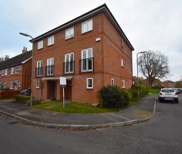 4 bedroom semi-detached house to rent - Photo 4