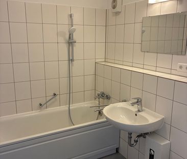 Charmante 3-Zimmer-Wohnung mit einer Loggia // 7.OG Wohnung 1 - Photo 5