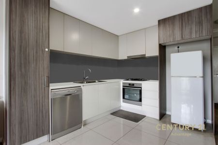 1 Bed &plus; Study Apartment – Spacious & Luxurious&excl; - Photo 3