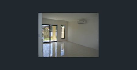 3 Bedroom Townhouse - Photo 4