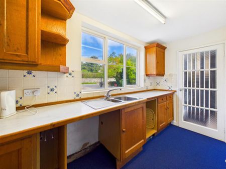 3 bedroom end of terrace house to rent - Photo 5