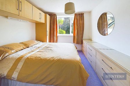 1 bedroom Flat To Let - Photo 4