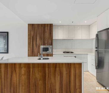 Stylish Furnished Apartment - Photo 1