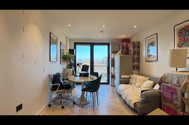 2 Bed Flat, Dock St, E1 - Photo 1