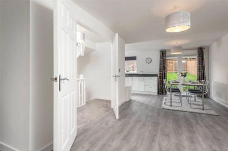 2 bedroom semi-detached house to rent - Photo 3