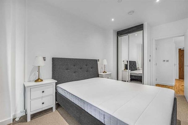 York Road, Battersea, SW11 - Photo 1