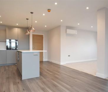 2 bedroom penthouse to rent - Photo 3