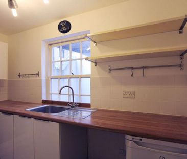 2 bedroom maisonette to rent - Photo 6