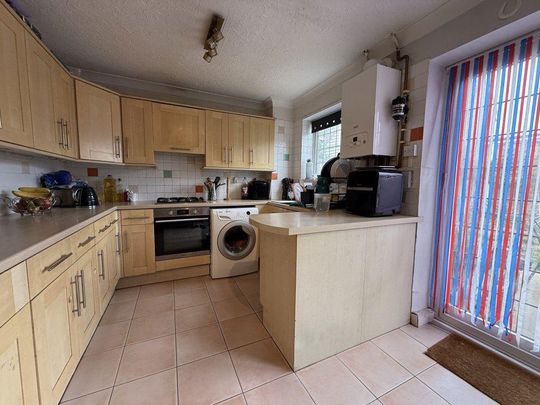 3 bedroom semi-detached house to rent - Photo 1