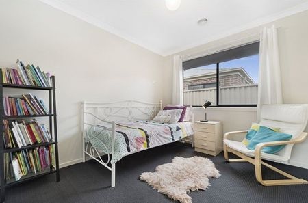 25 Deakin Drive, Delacombe - Photo 2