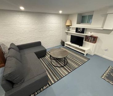 Spacious 1 Bedroom near Subway - Photo 3