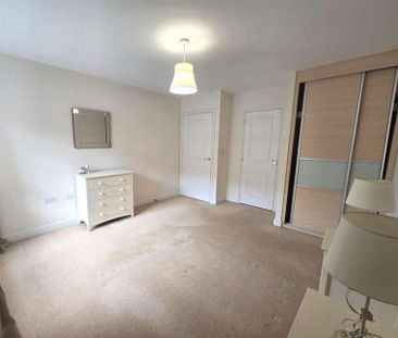 Comet House, Wallis Square, GU14 - Photo 5