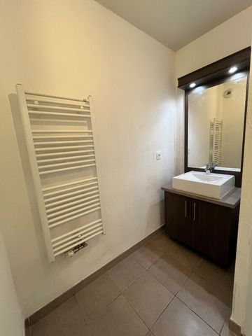 Location Appartement 2 pièces 42m² BASSENS 33530 - Photo 2