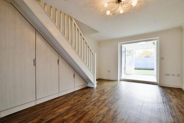 2 bedroom end of terrace house to rent - Photo 1