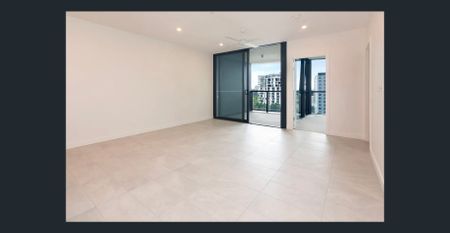 Stunning 2 Bed Apartment in the Heart of Hamilton - Rivello Residences - Photo 2