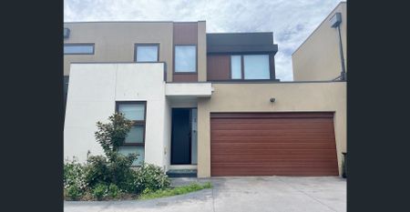Modern 4-Bedroom Townhouse in Prime Doncaster East Location - Photo 3