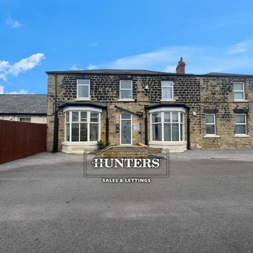 2 bedroom Flat To Let - Photo 1