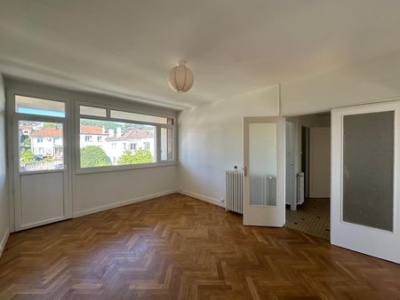 Location Appartement 3 pièces 69m² CHAMALIERES 63400 - Photo 4