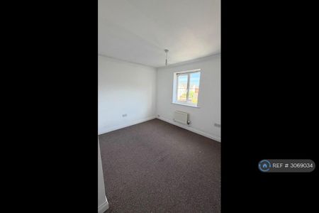 4 bedroom terraced house to rent - Photo 2