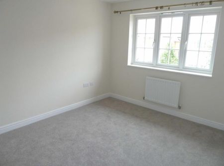 3 bedroom detached house to rent - Photo 3