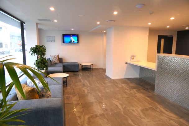 Top Floor - Amazing Views - Photo 1