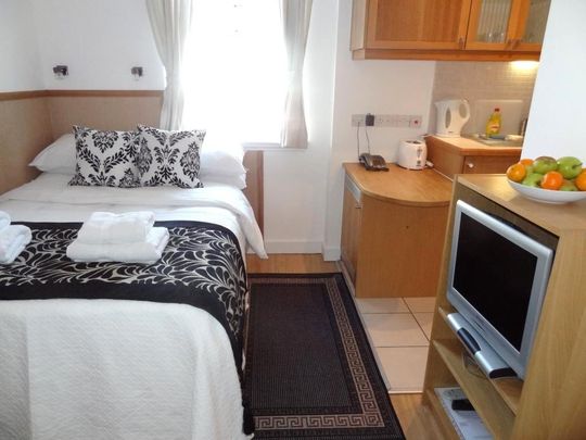 Studio to rent - Photo 1