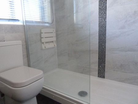 2 bedroom end of terrace house to rent - Photo 5