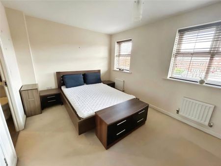 4 bedroom end of terrace house to rent - Photo 4