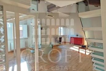 Center-Pantheon: Beautiful fully furnihed modern 1 bedroom, 2 bath loft in Historic building. Quiet, bright, parquet floors, high ceilings, air conditioning, close to services. # 2264