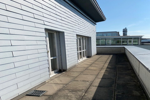 Gemütliche 2.5 Zimmer-Attikawohnung nähe Zentrum - Photo 1