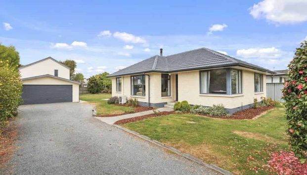 Relaxed Lifestyle Living Close to Lincoln Village - Photo 1